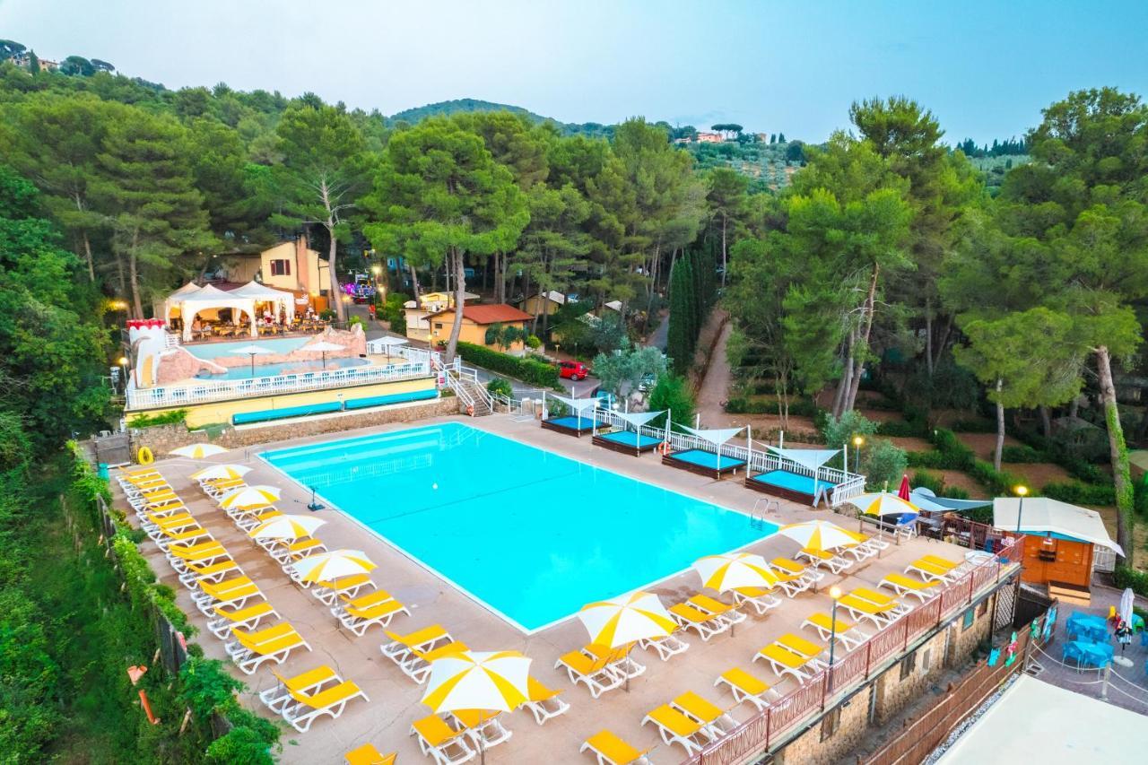 Le Pianacce Camping Village Castagneto Carducci Bagian luar foto